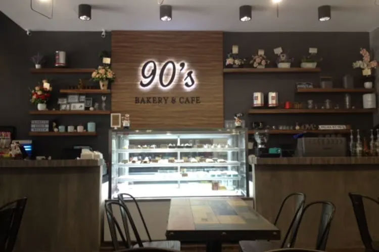 the 90's cafe gorakhpur