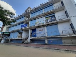 Commercial property for rent in Girdharipura