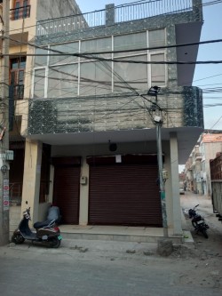 Commercial property for rent in Chandigarh Road